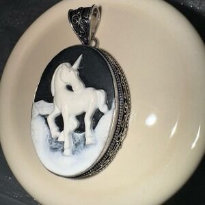 Cameo unicorn horse pendant| 925sp|‎ size 2.4”
